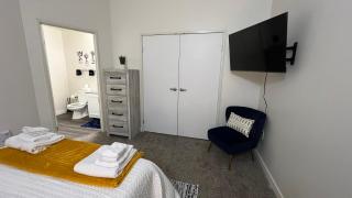 Downtown Indy with Free Parking and Walking Distance to Everything! - Indianapolis - 3