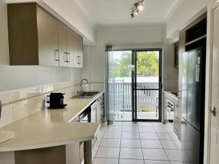 Tropical resort vibes - Northern beaches Cairns - Trinity Beach - 9