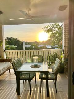 Tropical resort vibes - Northern beaches Cairns - Trinity Beach - 1