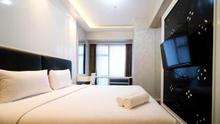 Enchanting and Stunning 2BR La Riz Supermall Mansion Apartment By Travelio - Surabaya - 9
