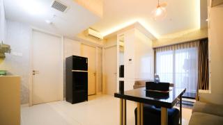 Enchanting and Stunning 2BR La Riz Supermall Mansion Apartment By Travelio - Surabaya - 3