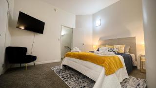 Downtown Indy with Free Parking and Walking Distance to Everything! - 4