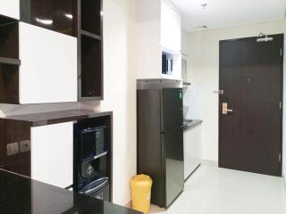 Luxury Studio at Patraland Amarta Apartment By Travelio - Beran-kidul - 4