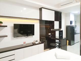 Luxury Studio at Patraland Amarta Apartment By Travelio - Beran-kidul - 7
