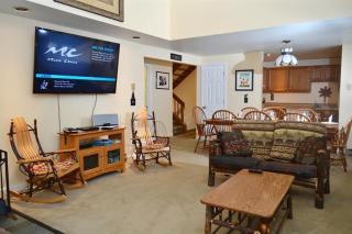 Trailside Village #6 - Slopeside 3BR 2BA, Hot Tub, Sauna, Ski In Ski Out on Great Eastern - Killington - 4