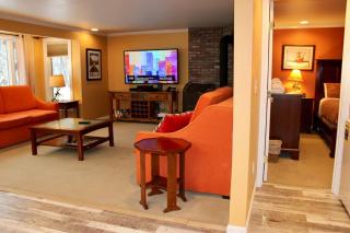 Trailside Village #7 - Slopeside 1BR with Hot Tub, Sauna and BBQ, Ski In Ski Out - Killington - 4