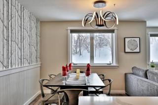 The Forest Fun Suite - 2RM-2BA Condo, Pool, Bus, King Bed, 2 Sofa Beds, Fireplace, Ski Rental Deals - Killington - 2