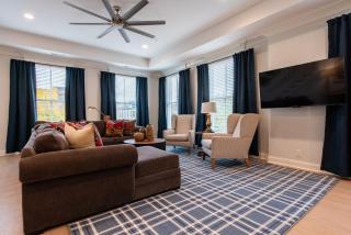 Watch Hill Manor Bourbon Commons - 8