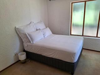 Modern Comfort in Sandton - Johannesburg - 5