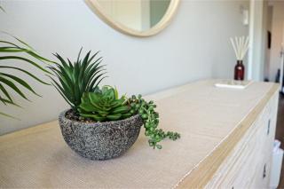 Luxe Newly Renovated 2 Bed Unit - WALK TO BEACH - Wollongong - 2