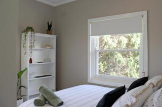 Luxe Newly Renovated 2 Bed Unit - WALK TO BEACH - Wollongong - 1