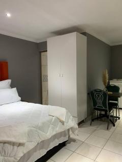 Beach view, en-suite bedroom - 3