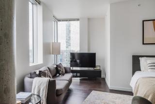 Blueground Bellevue pool nr parks SEA-801 - 9