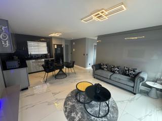 Exclusive Ultra-Luxury A Cut Above Apartments Century City by Vvip Bookings - Città del Capo - 1