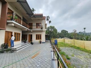 MIDDLE WAYANAD HOLYDAY Inn - Kaniyāmbetta - 9