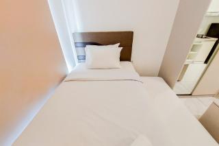 Stunning and Strategic Studio Apartment Sky House Alam Sutera By Travelio - Tangerang - 9