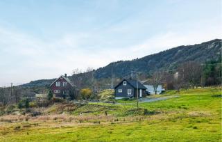 1 Bedroom Beautiful Home In Korssund - Korssund - 1