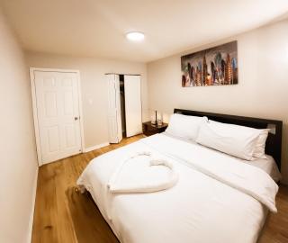 Full Privacy house with Free parkings - Toronto - 5