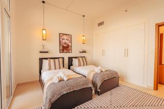 Voyage Ansam Two Bedroom With Ocean Views - Abu Dhabi - 1