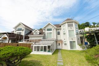 Gyeongju Sky Lake Pool Villa - Gyeongju - 3