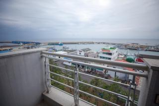 Jeju Moseulpo Hotel - 1