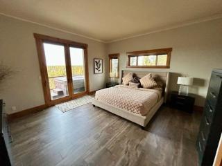 Seven Peaks home - 1