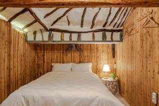 Jeju Wooden Attic Pension - Jeju - 5
