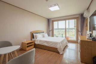 Jeju Amor House Oceanview Oreum - Jeju - 6