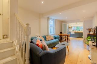Homely 2BD Flat with Private Garden North London - 2