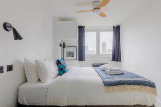 Bright and Stylish 2BD in Old Street w City Views - London - 6