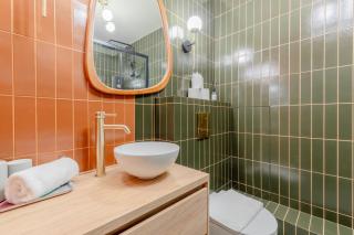 Bright and Stylish 2BD in Old Street w City Views - London - 8