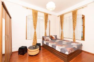 Hill view guest house - Shillong - 1