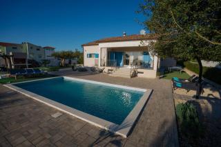 Casa Kamber with pool - Tinj - 0
