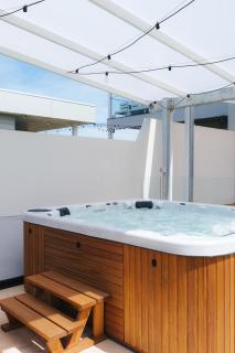 Oceanview Escape - Luxury New 5-Bedroom Home - Surf Beach - 7