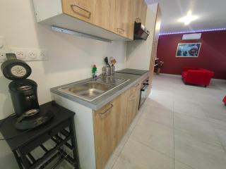 Un amour passionnel,love room,15 min du zoo,balnéo XL privatisée et disponible toute l'année ,piscine couverte et chauffée d'avril à fin septembre à partager avec d'autres logements et elle est privatisée de 20h à 22h - 3