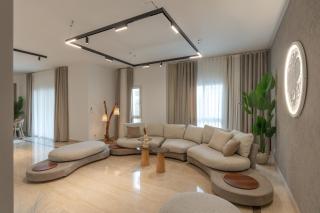 Elegant 4 Bedroom Apartment Boulevard Mivida Emaar - 1