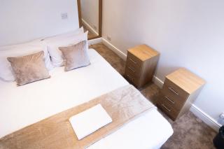 Wolves - City - Contractors - Long Stay - Families - Wolverhampton - 1