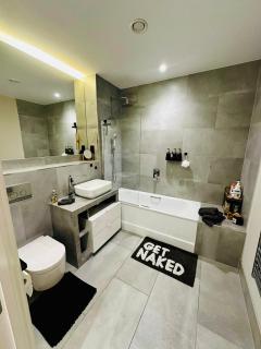 Modern, bright and spacious 1BR - Finchley - 9