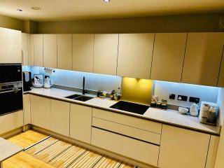 Modern, bright and spacious 1BR - Finchley - 7