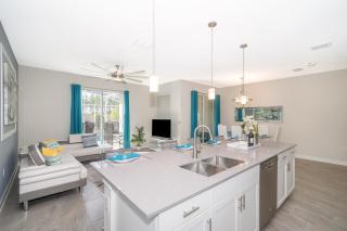296IN TOWNHOUSE 4 BEDROOMS & 3 BATHROOMS + POOL - Kissimmee - 0