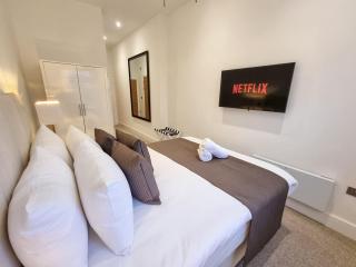 Luxury Altrincham Flat by City SuperHost - Altrincham - 8
