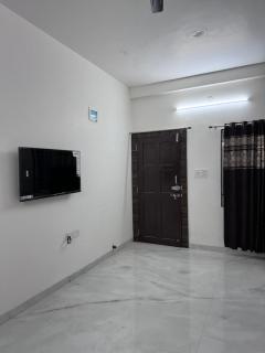 Skyline Abode - Family stay 3BHK - Indore - 6