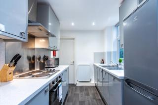 Spacious 4-Bedroom House Near Beeston Town Centre - Nottingham - 2