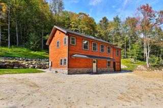 Experience the charm of Peak Hill Home, a cozy 3-BR retreat close to Ski Resort - Pittsfield - 8