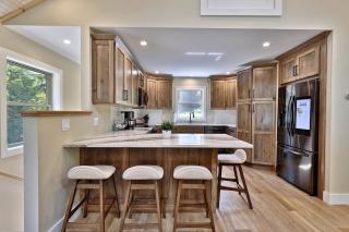 Experience the charm of Peak Hill Home, a cozy 3-BR retreat close to Ski Resort - Pittsfield - 5