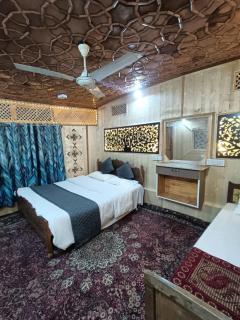 Houseboat New Shamus Maqbool - Srinagar - 7