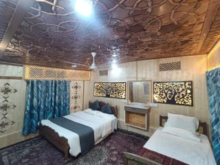 Houseboat New Shamus Maqbool - Srinagar - 6