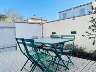 La Petite Genette - 8