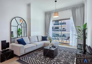 Stylish Renovated 1-Bedroom in Mayfair Residency - 1