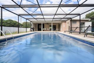 Stunning 4BR Oasis with Pool, 14 minutes to the Ocean - Hollywood - 8